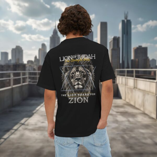 The Lion Roars for Zion T-Shirt - Oversized boxy